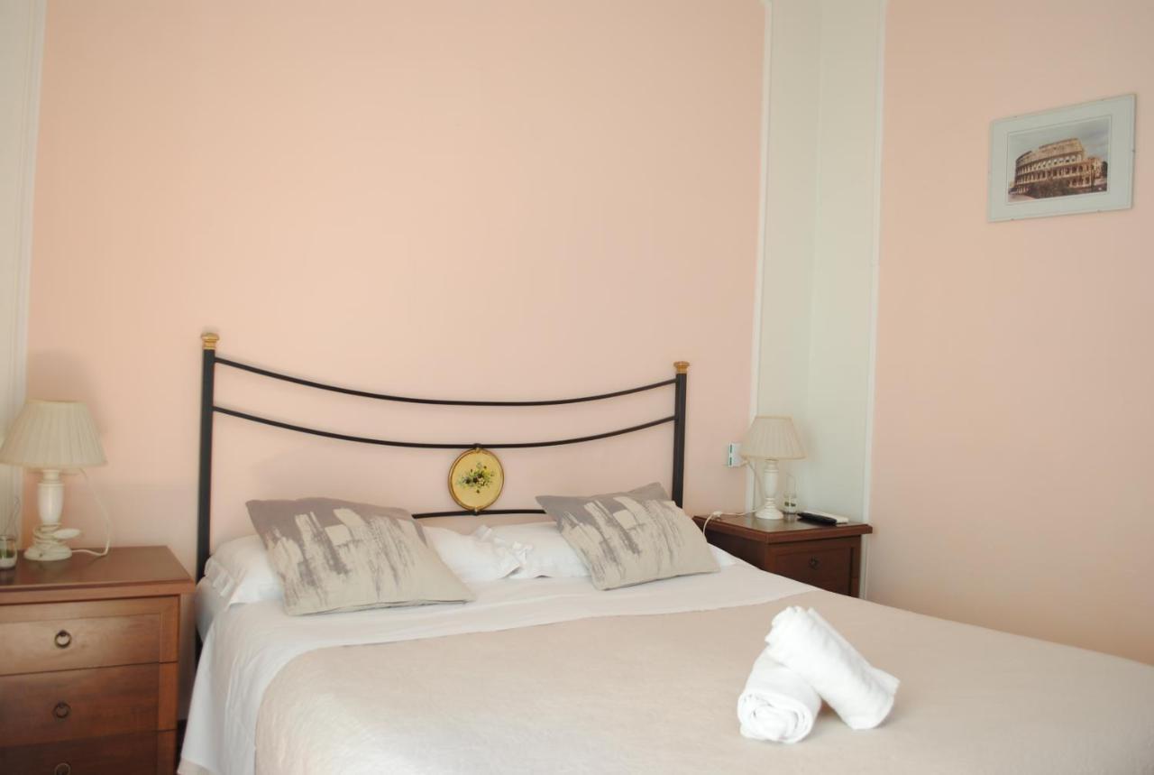 Dreaming Navona Rooms Roma Exterior foto